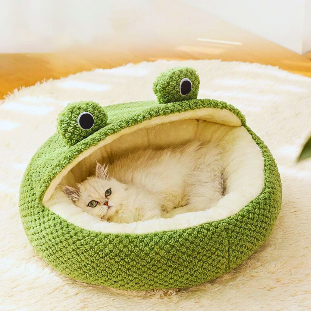 Froggy Cozy Pet Nest